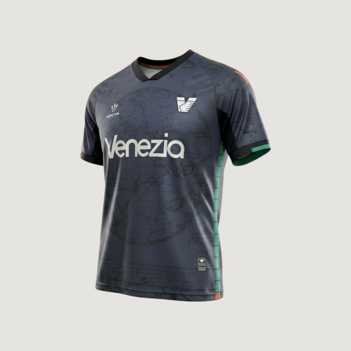Venezia – Maillot Concept 2025-26 – gris foncé, rouge, vert