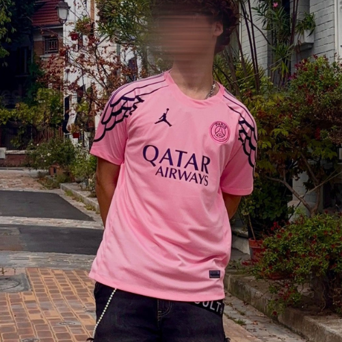 Paris Saint-Germain – Maillot Concept 25/26 – Rose - Covred