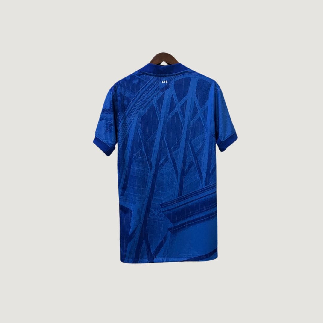 Chelsea – Maillot Domicile 25/26 – Bleu Royal & Motifs Graphiques - Covred
