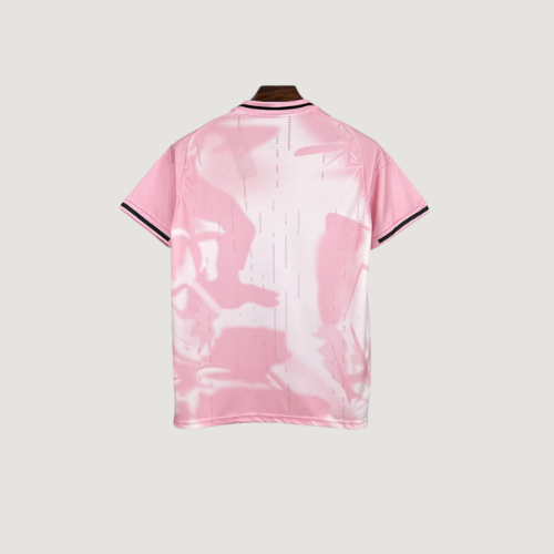 Real Madrid - Concept - rose, noir - Covred