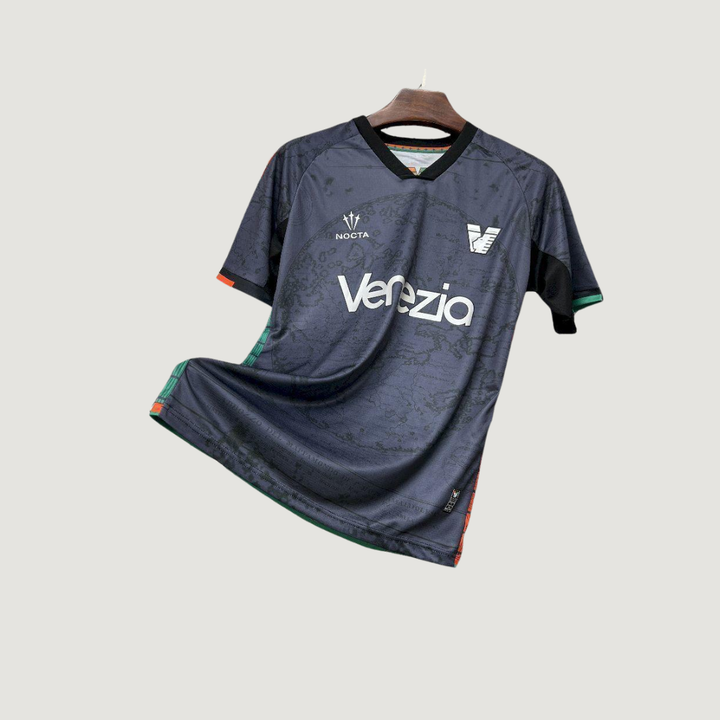 Venezia – Maillot Concept 2025-26 – gris foncé, rouge, vert