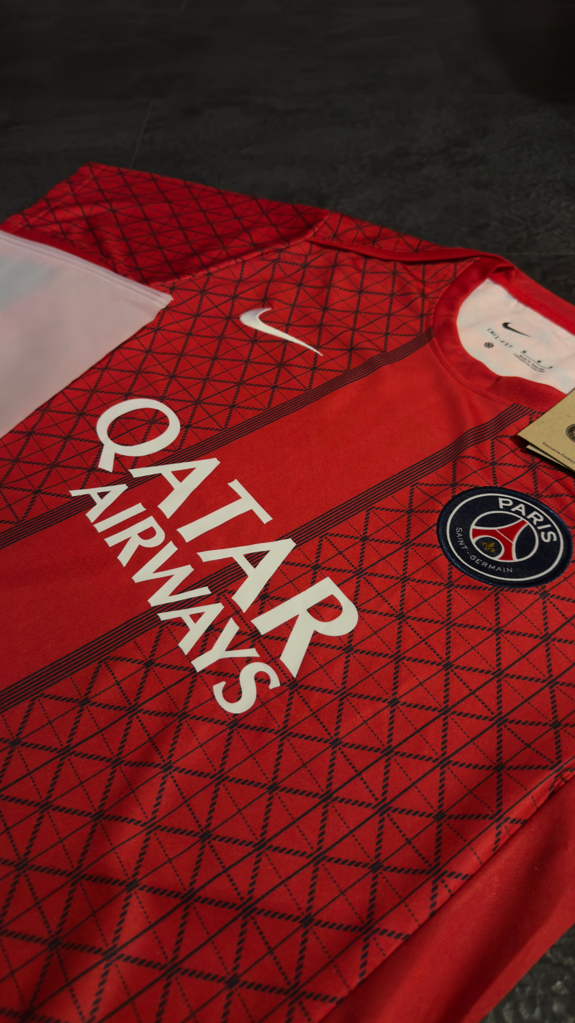 Paris Saint-Germain – Maillot Pré-Match 2025/2026 – Rouge & Bleu Nuit - Covred