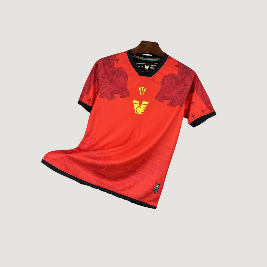 Venezia FC – Maillot Spécial 2025-26 – Rouge, Noir