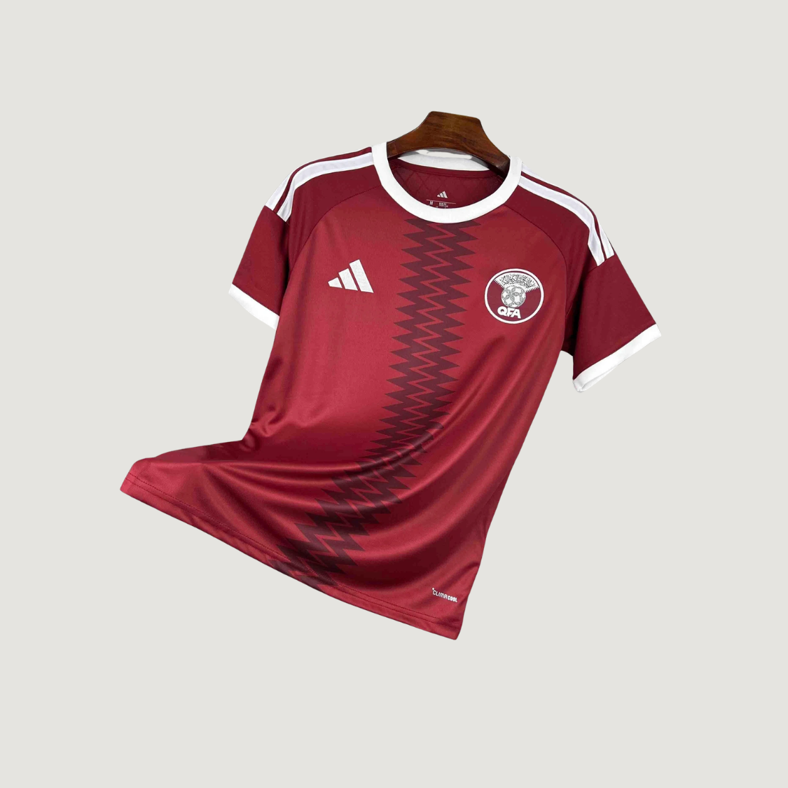 Qatar – Maillot Domicile Coupe du Monde 2026 – Bordeaux, Blanc