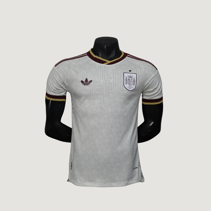 Espagne – Maillot Extérieur Coupe du Monde 2026 – Élégance claire, détails bordeaux