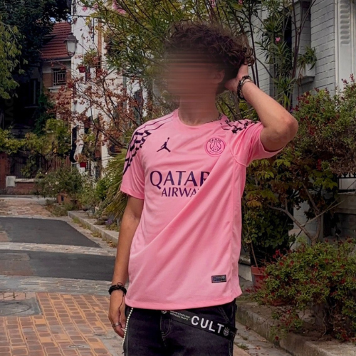 Paris Saint-Germain – Maillot Concept 25/26 – Rose - Covred