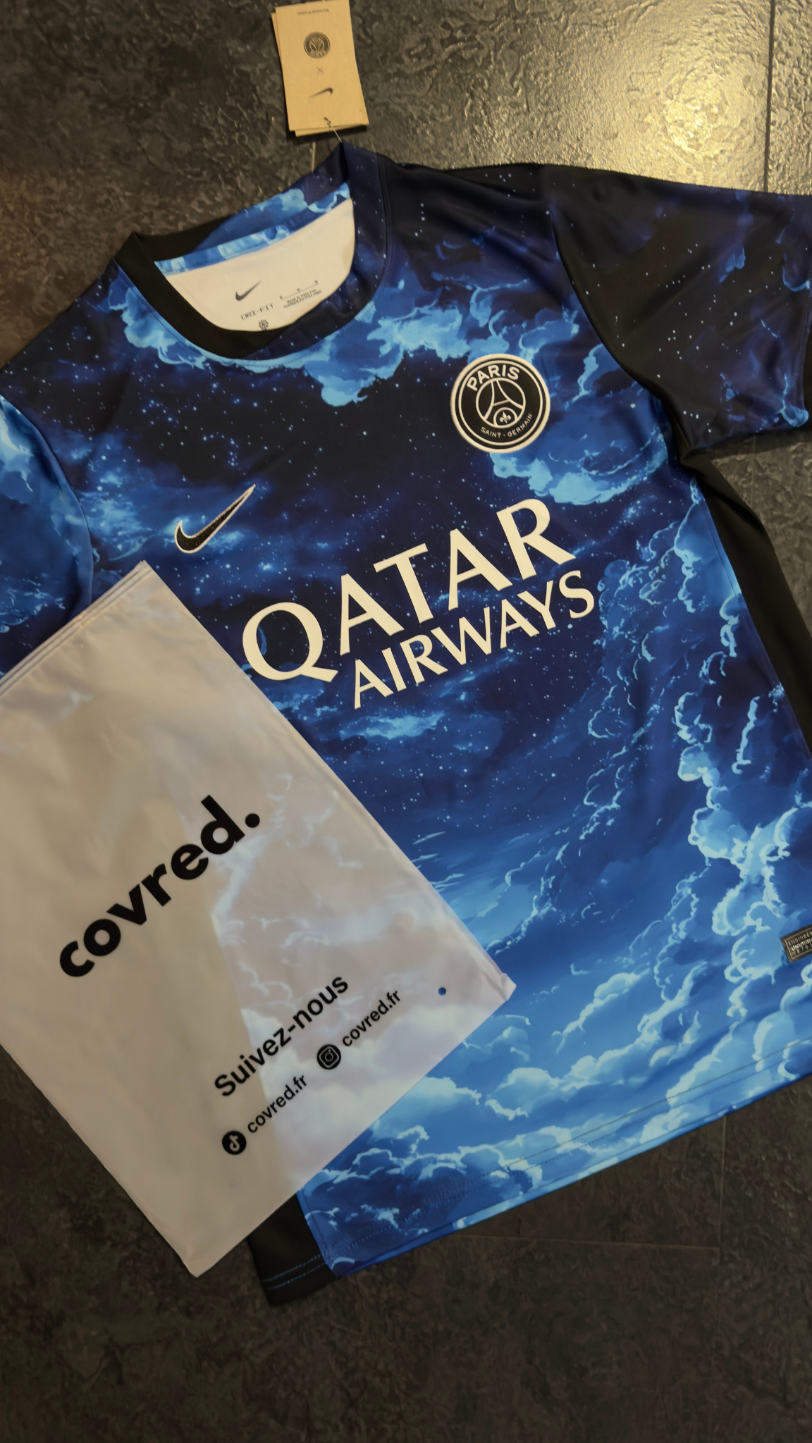 Paris Saint-Germain ( PSG )  – Maillot Spécial 25/26 – Bleu Nuit & Nuages - Covred