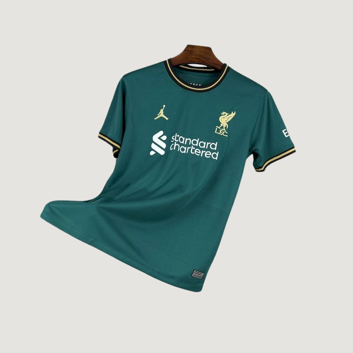 Liverpool FC – Maillot Édition Spéciale 2025/26 – Vert Émeraude, Doré - Covred