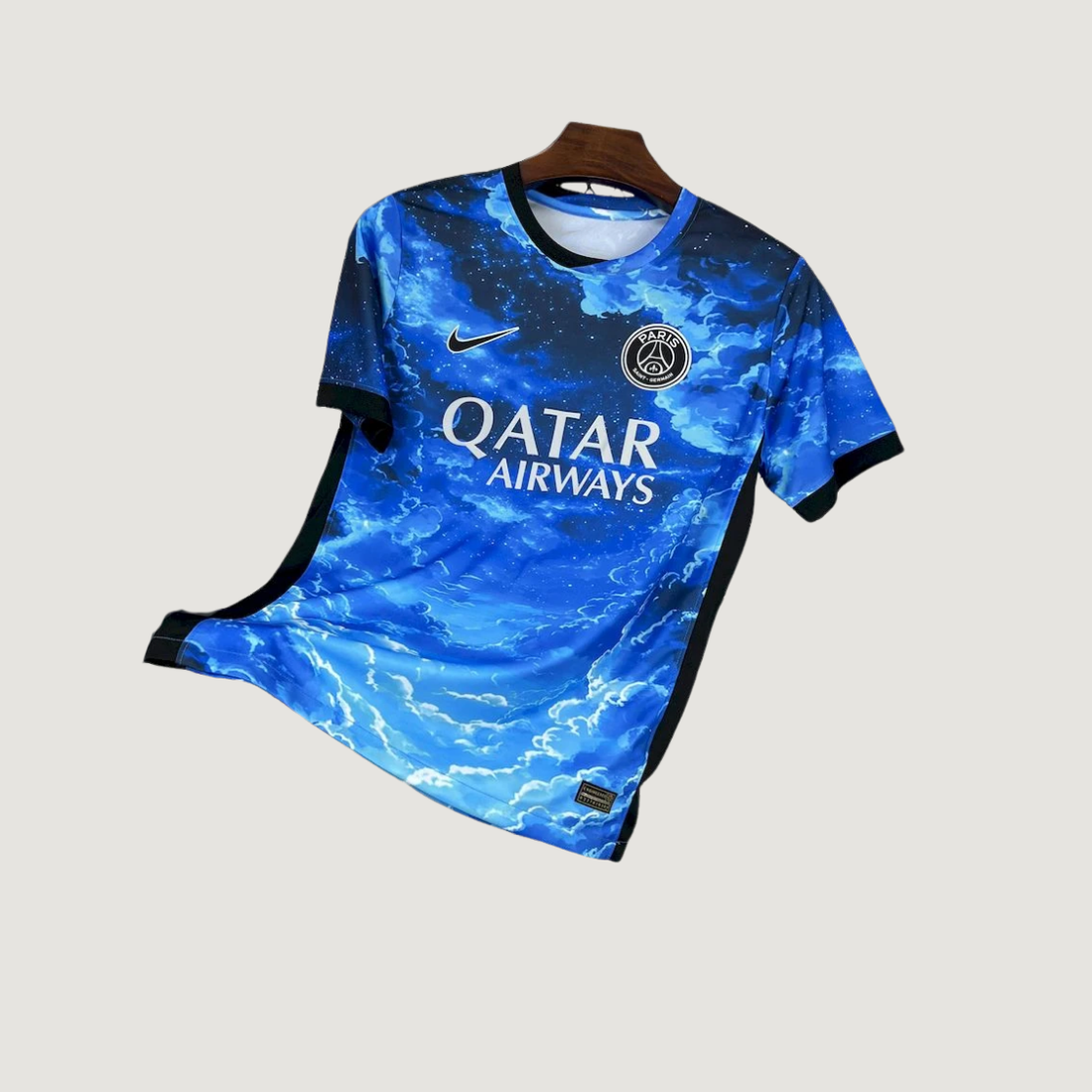 Paris Saint-Germain ( PSG ) – Maillot Spécial 25/26 – Bleu Nuit & Nuages - Covred