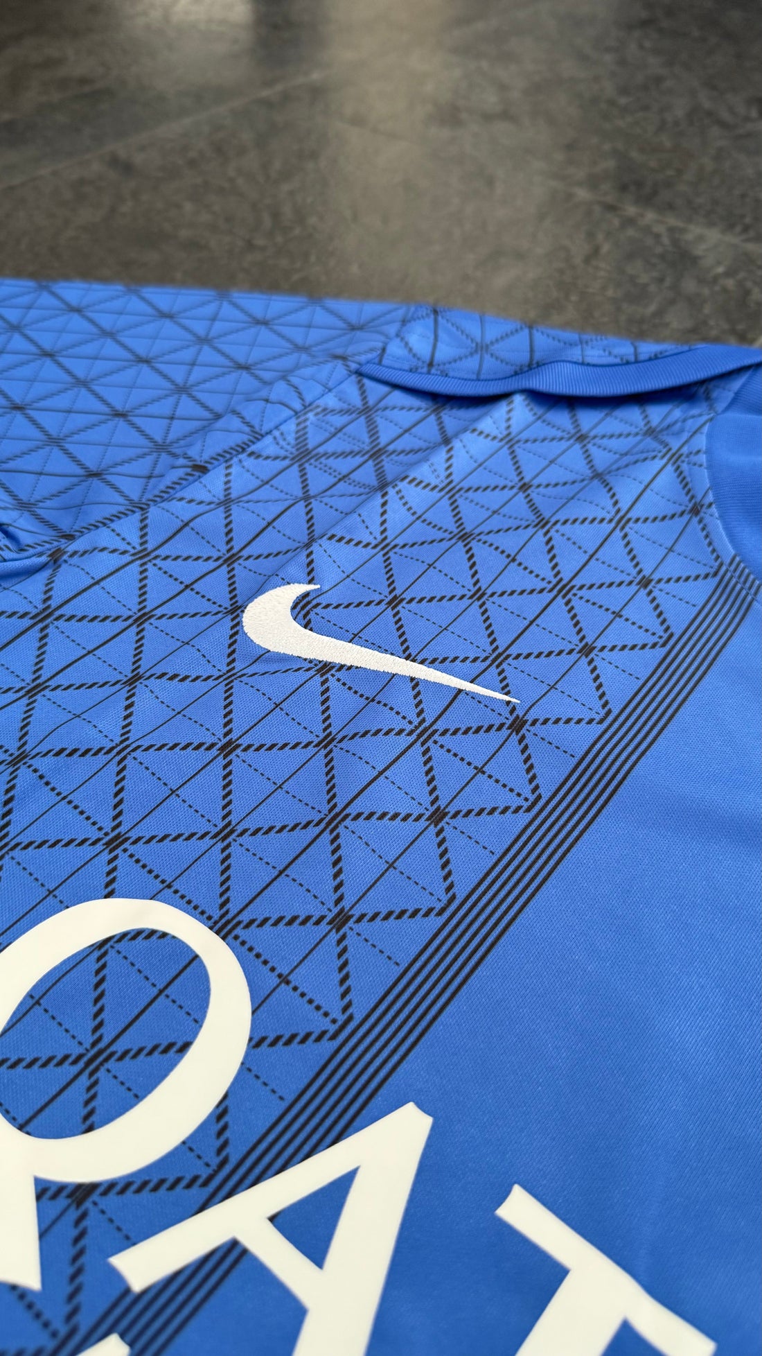 Paris Saint-Germain – Maillot Pré-Match 2025/26 – Bleu Électrique, Marine - Covred