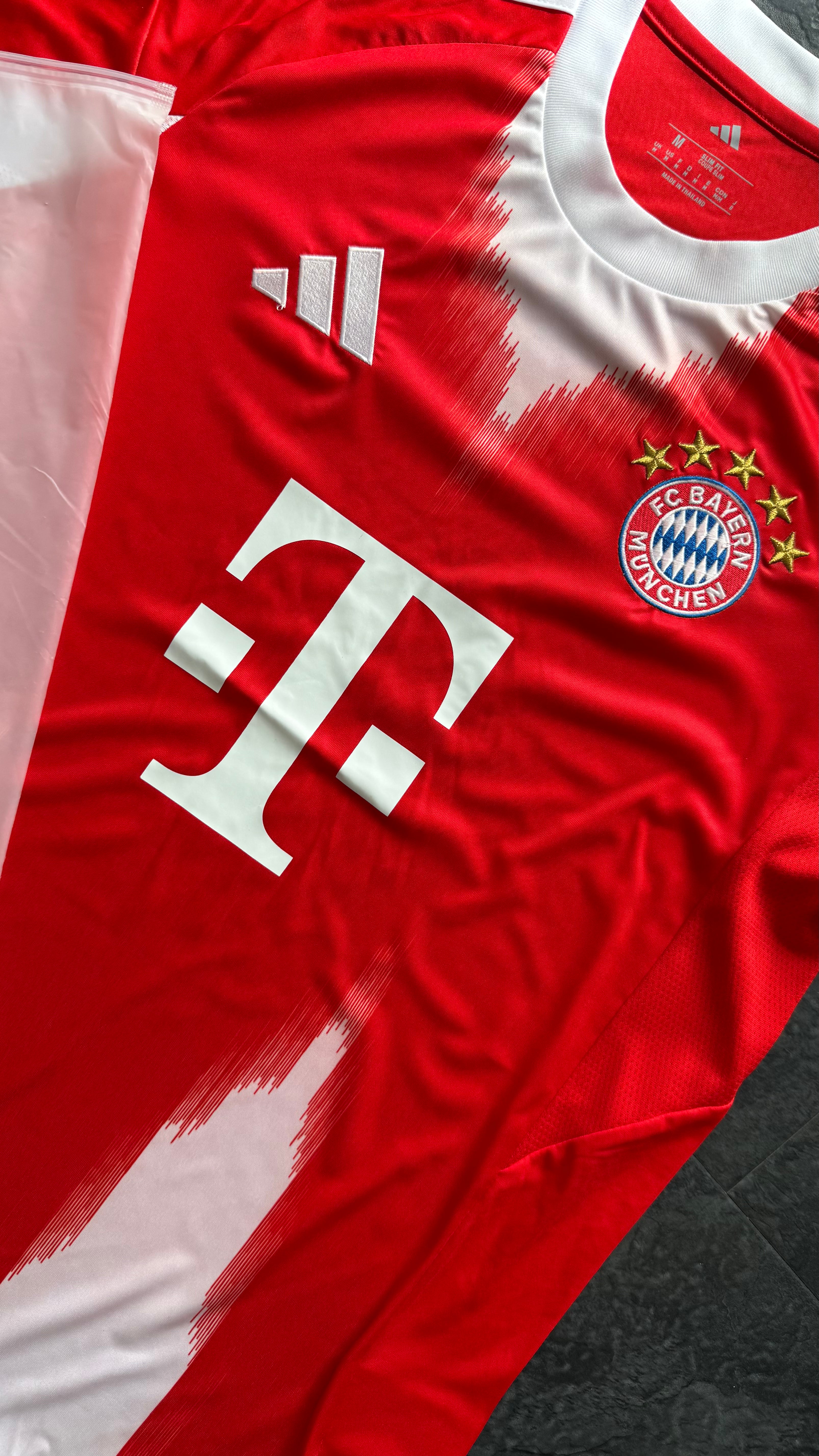 Bayern Munich – Maillot Domicile 2025/26 – Rouge - Covred