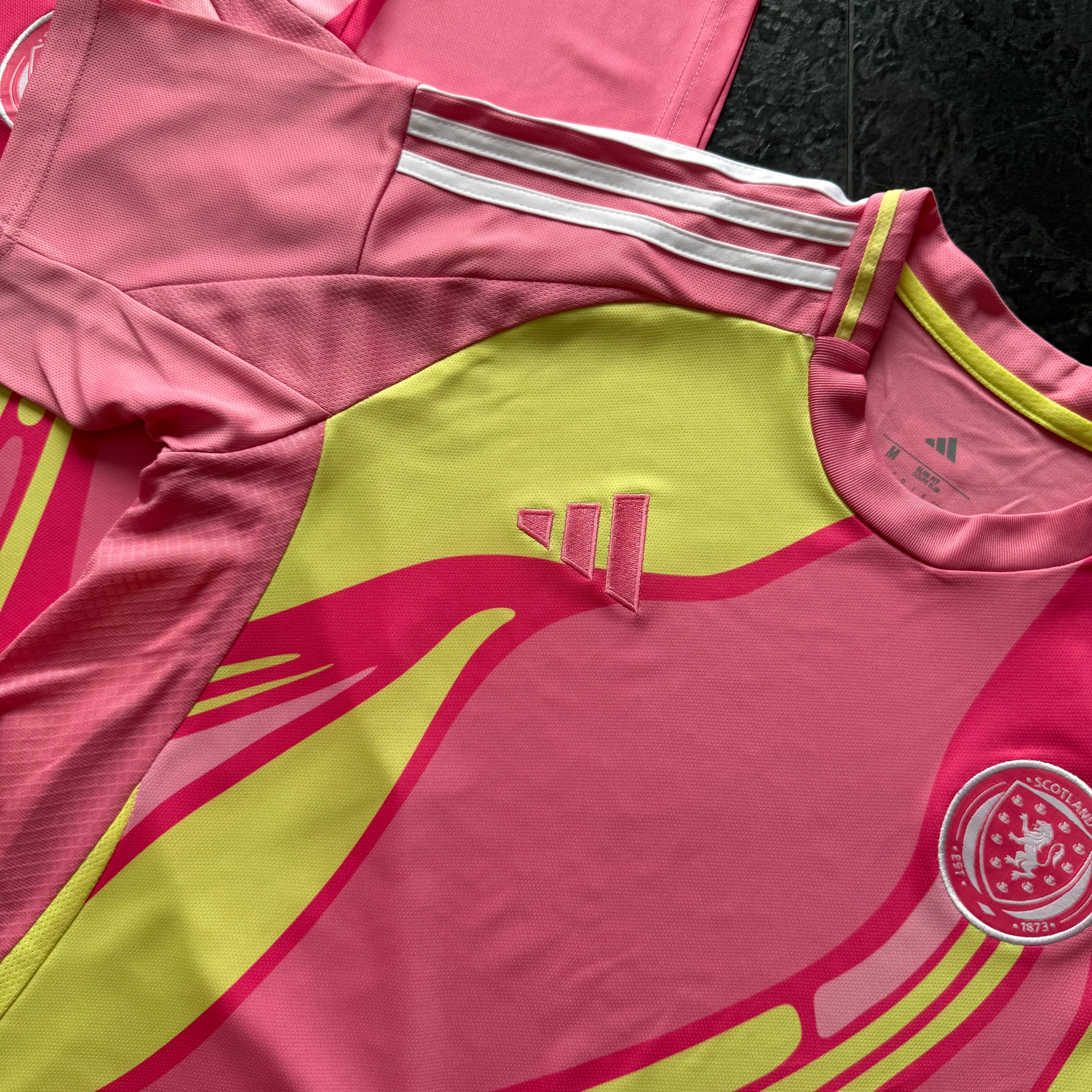 Écosse – Maillot Extérieur ( Féminine )  2025/26 – Rose - Covred