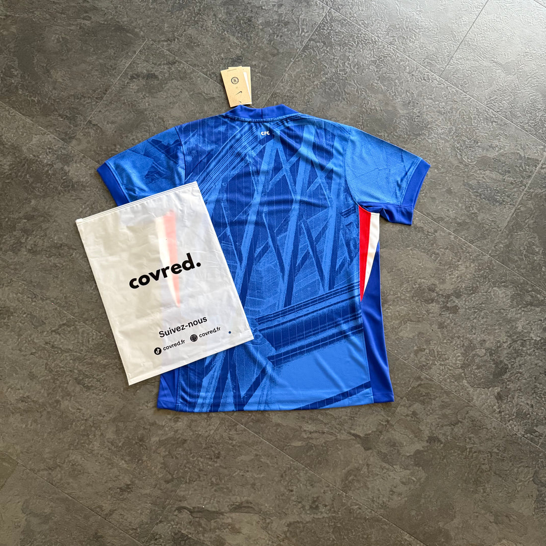 Chelsea – Maillot Domicile 25/26 – Bleu Royal & Motifs Graphiques - Covred