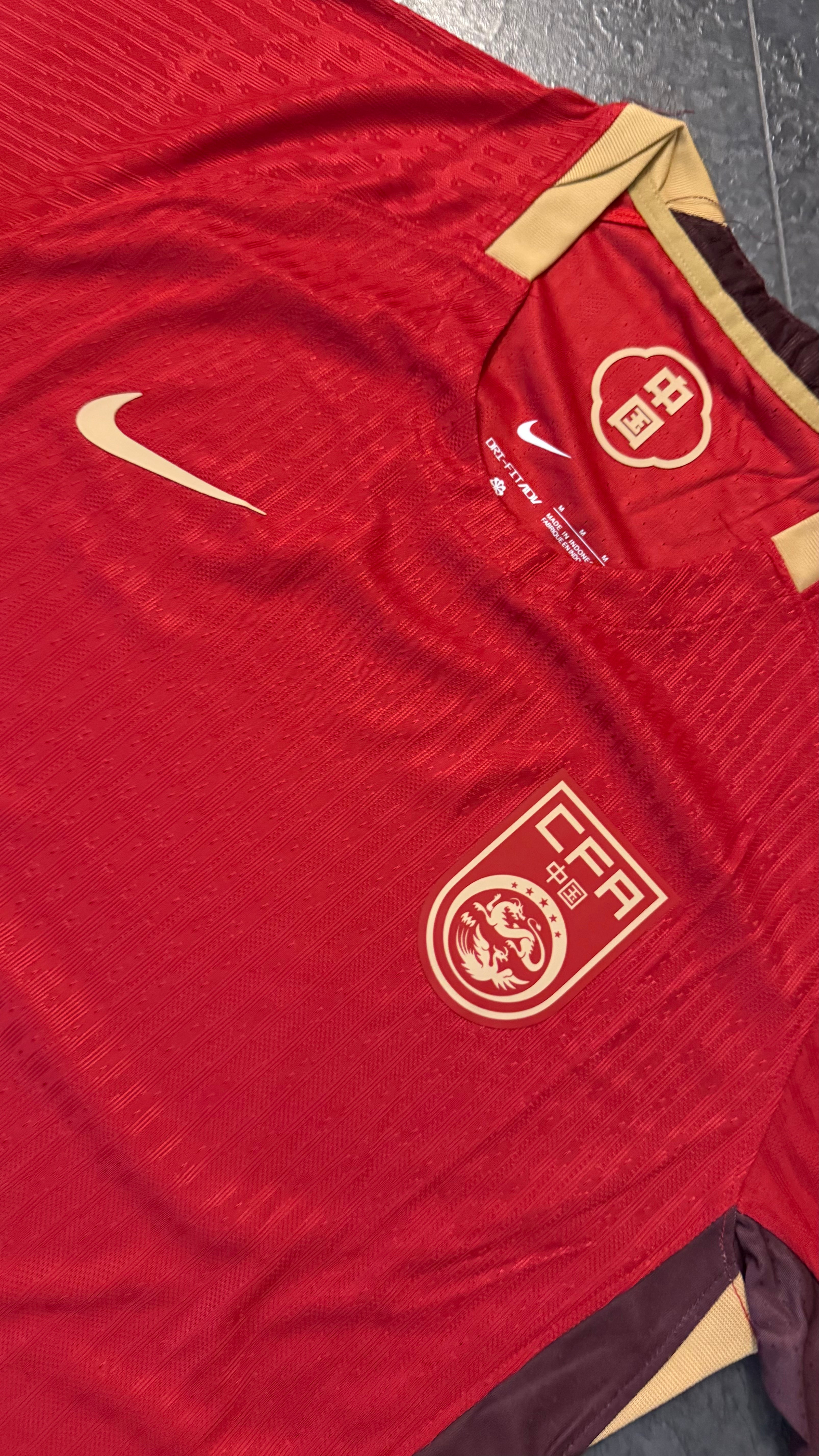 Chine – Maillot Domicile 2025/26 – Rouge, Or - Covred