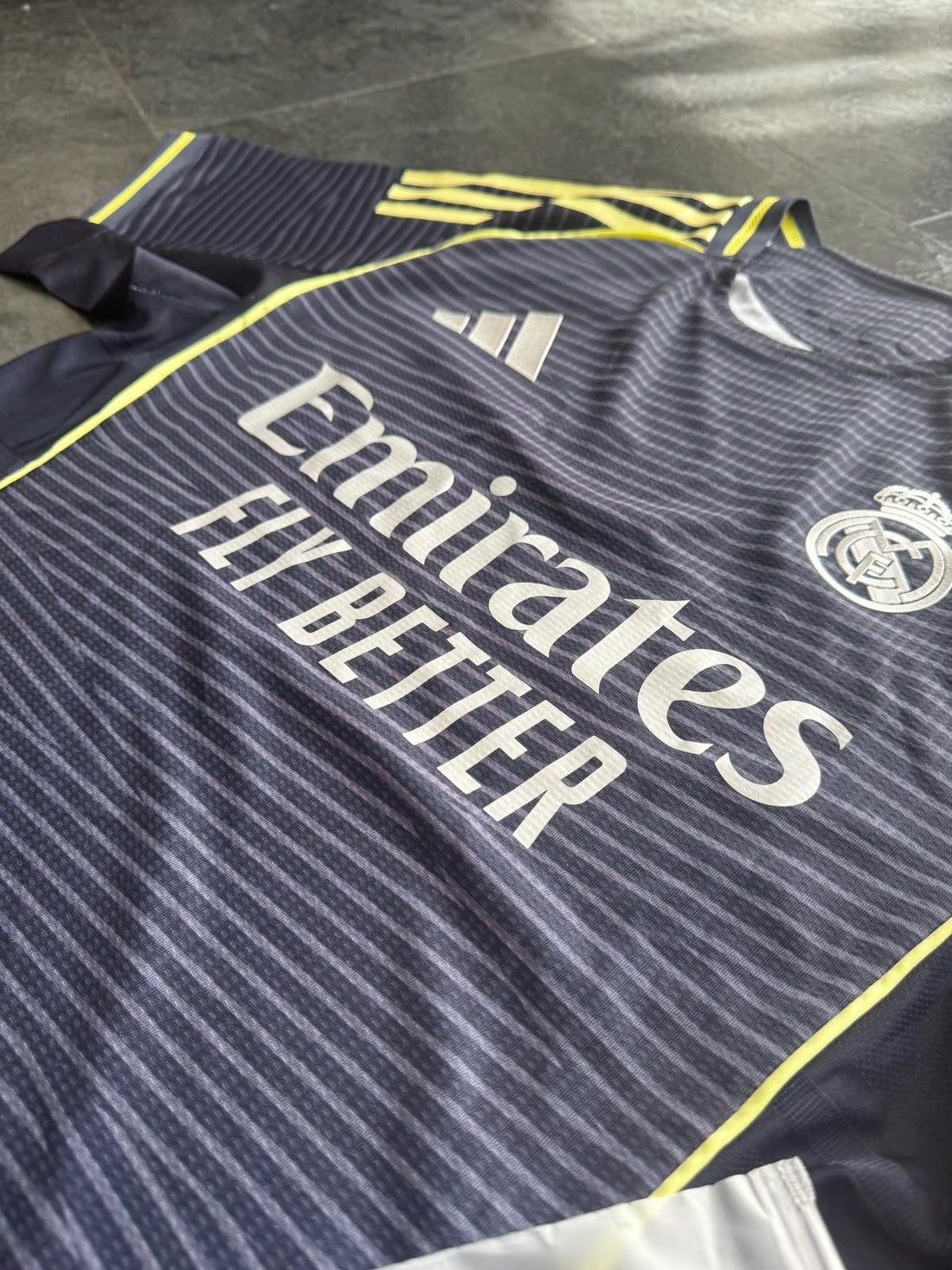 Real Madrid – Maillot Extérieur 2025/26 – Bleu marine - Covred