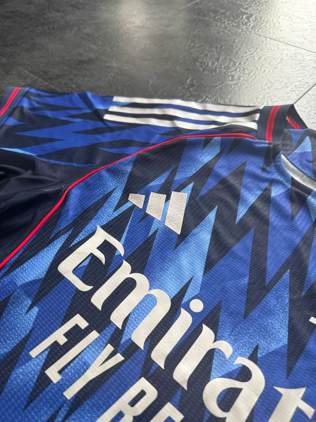 Arsenal – Maillot Extérieur 2025/26 – Bleu - Covred
